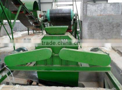 Horizontal fertilizer grinding machine