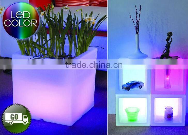 Illuminated rechargeable plastic wine/liquor led display rack