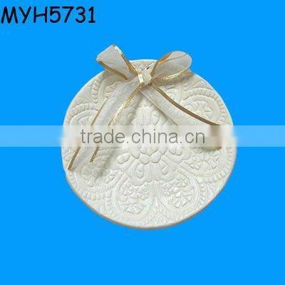 Ceramic wedding ring holder tray with dove couple