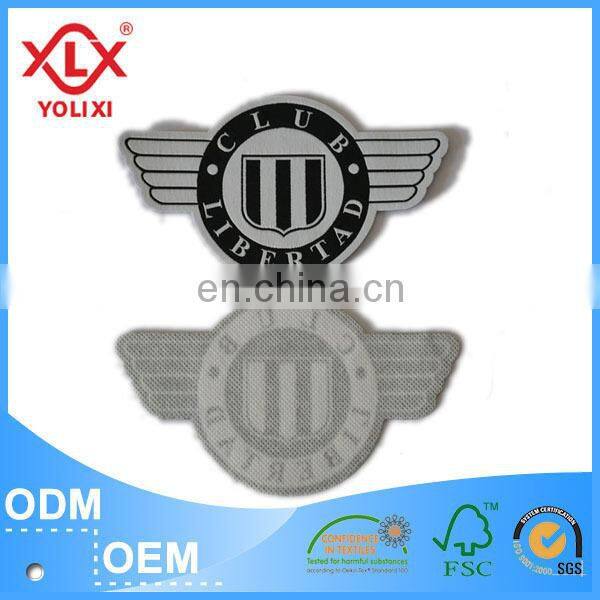 China Low Minimum Oder Quantity school badges factory