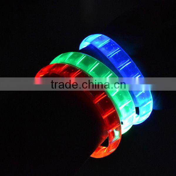 2014 wholesale led glowing bracelet
