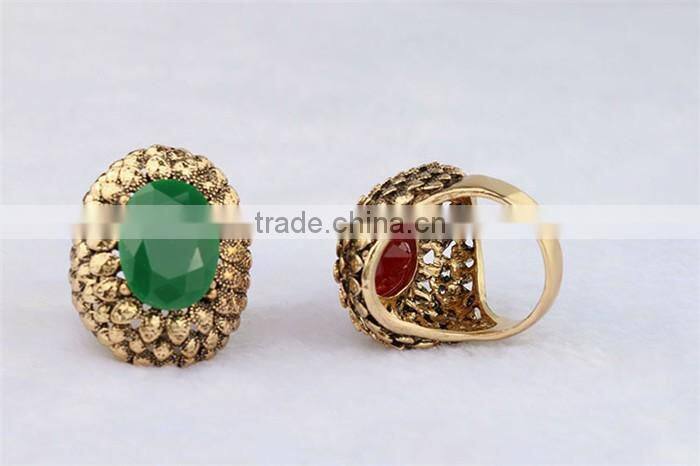 Factory hollow zinc alloy resin big gemstone simple gold finger ring