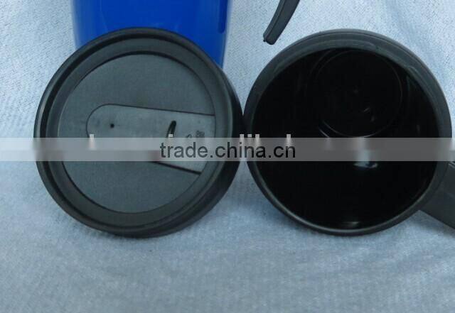 Double wall plastic cup with color