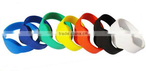 Hot Sale NTAG213 Chip RFID Silicone Wristband
