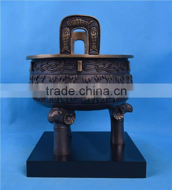 Chinese Classical Bronze tripod artwork/China style bronze artwork tripod/Bronze Decoration