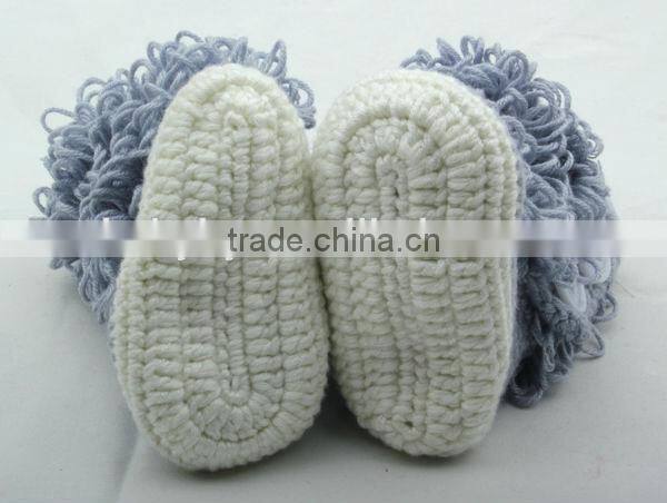 Alibaba china cheap price hand knitted baby booties