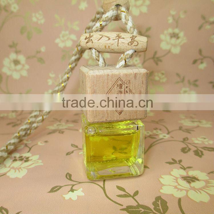 Shenzhen Lihome hot sale min hanging glass bottle car perfume with tassel