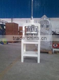 Dough divider machine by hand