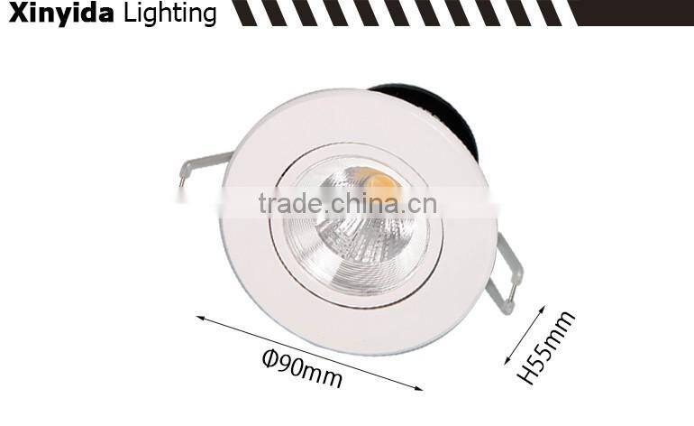 Efficient and environmentally friendly bathroom ceiling heat lamp