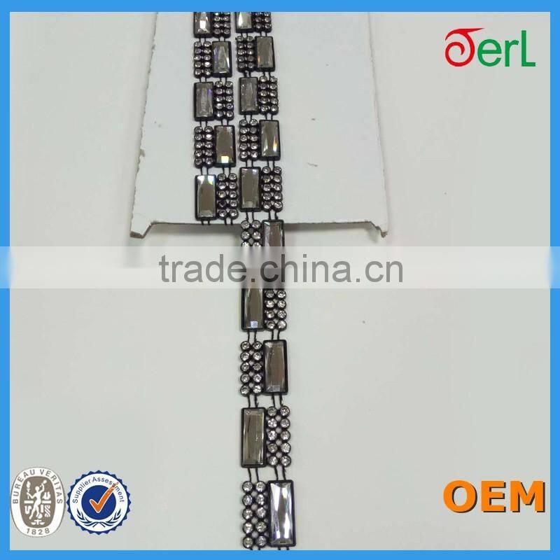 High quality single row square shape fancy cup chain plastic crystal rhinestone trimming