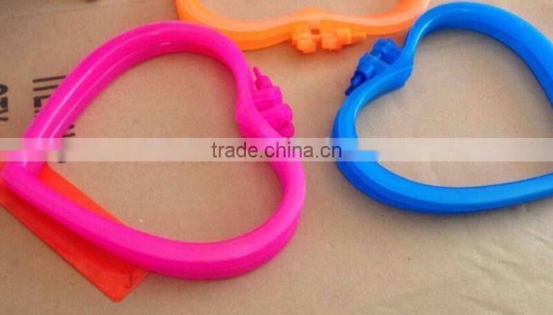 PLASTIC EMBROIDERY FRAME