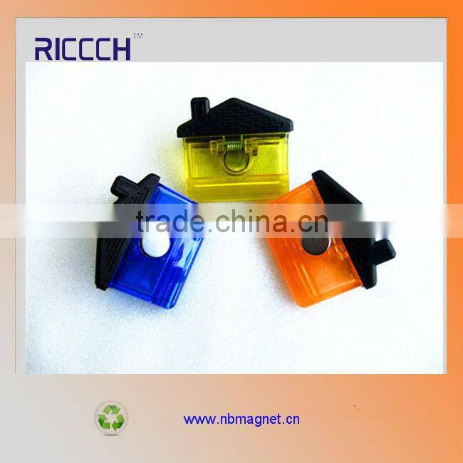 spring Plastic magnetic clip