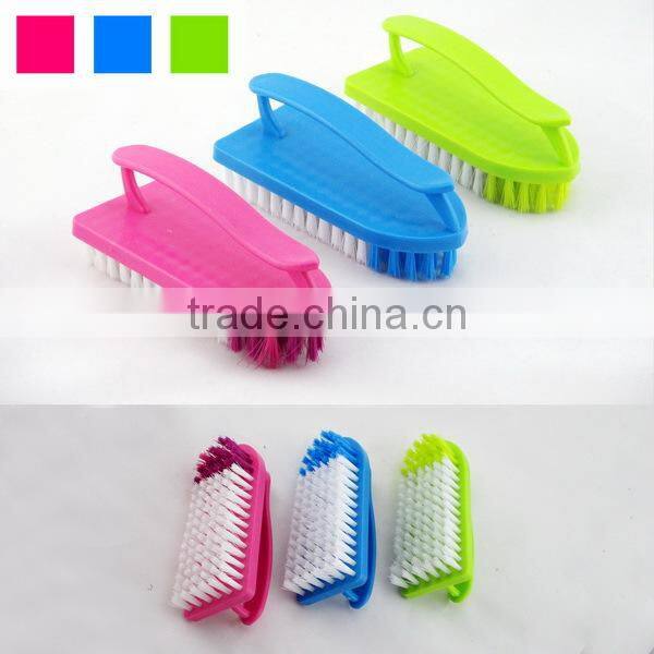 Easy hold plastic cloth cleaning brush