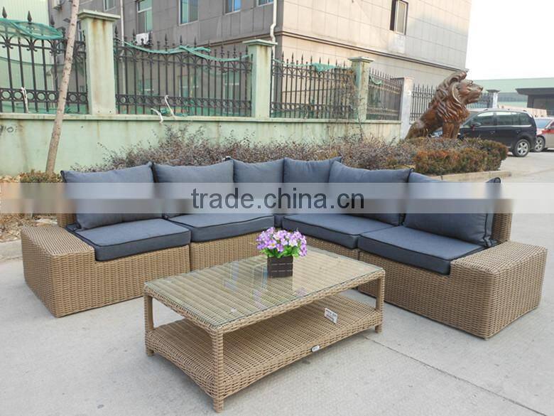 NEW TASTE RATTAN TABLE