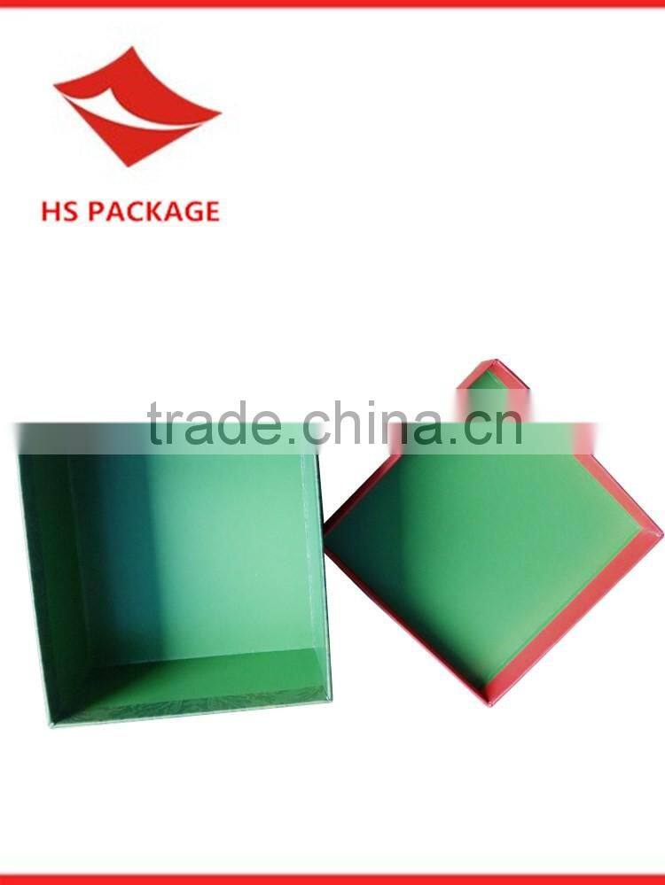 paper gift box with shimmering powder and UV-coating