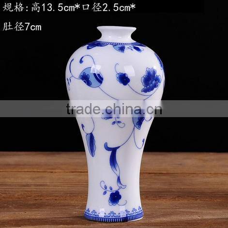 Hot sales Jingdezhen made beauty blue and white porcelain vase