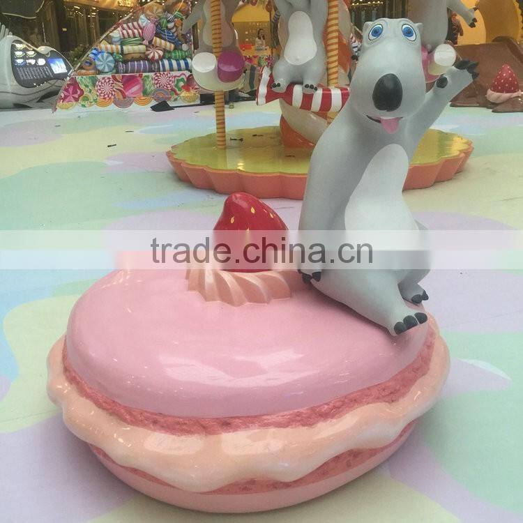 Fiberglass bear with cake decoration for mall