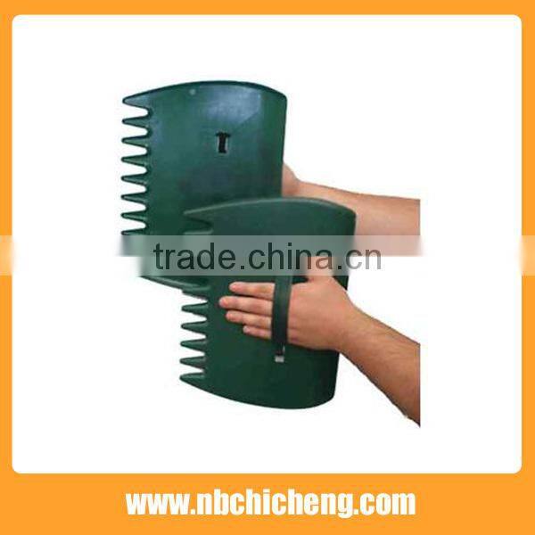 Plastic Leaf Scoop 2 Pack with Handle Lawn Claws Leaf Scoops