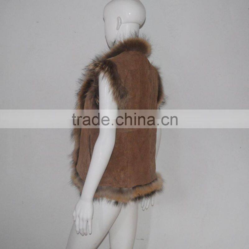 SJ185-01 Europe Design Pig Suede Camel Vest with Raccoon