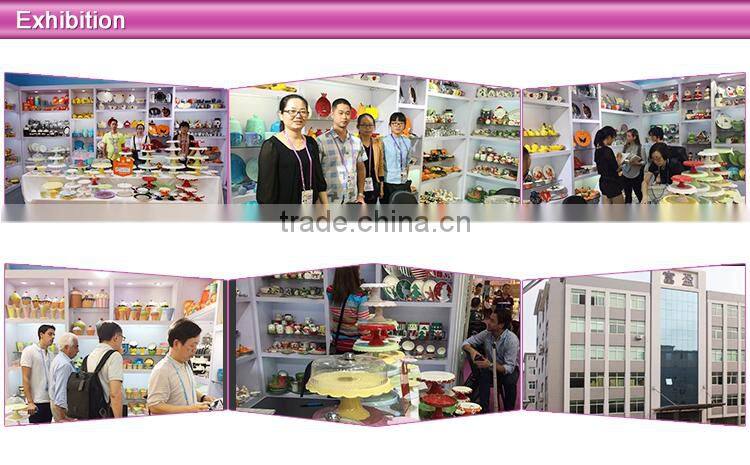 Embossed crap shape ceramic mug