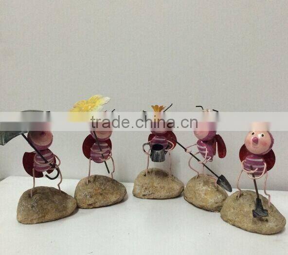 2015 newest design labybug garden stakes metal ladybug garden decoration garden stakes working ladybug with flower