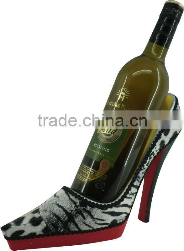 2014 hot selling resin wine holders shoe bottle holder souvenir