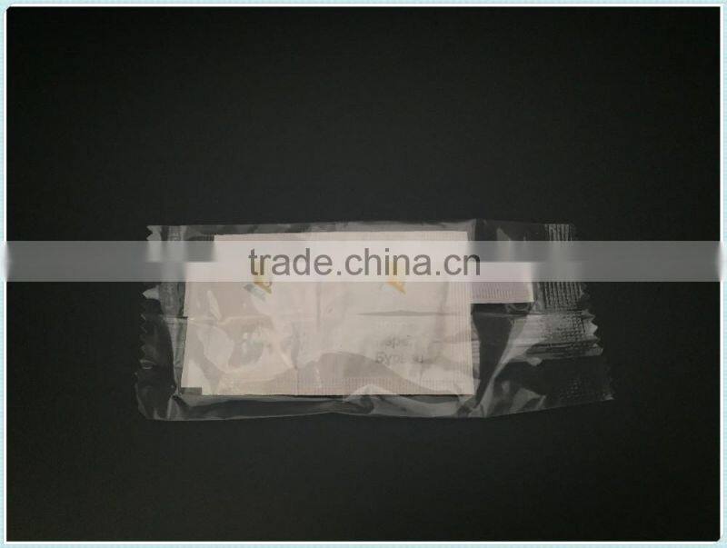 Disposable salt and pepper shaker/salt and pepper shaker