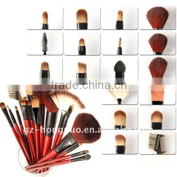 18 Red Make Up Brushes Set With Silver Case HN1074