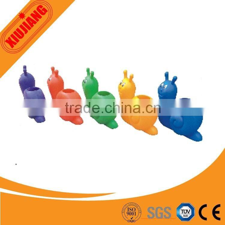 Hot sale practical and high quality Cartoon drawing design plastic trash can