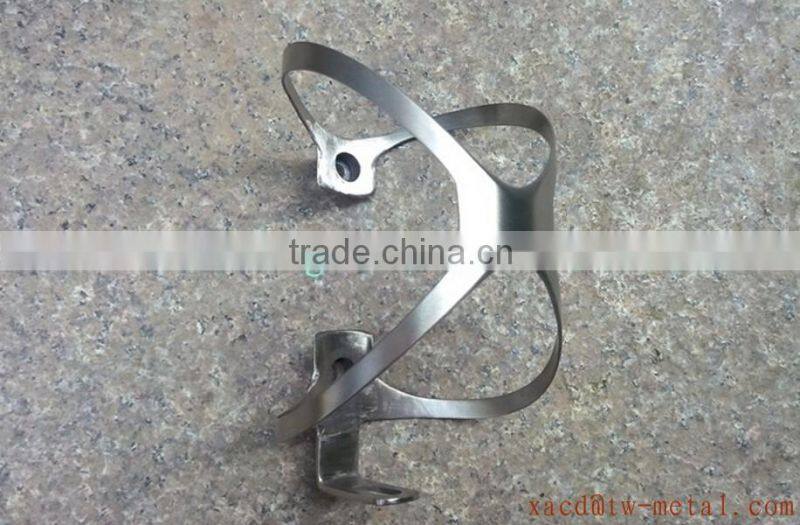 Cheap Titanium cup holder with handing brush finished high quality bicycle titanium XACD water bottle cages