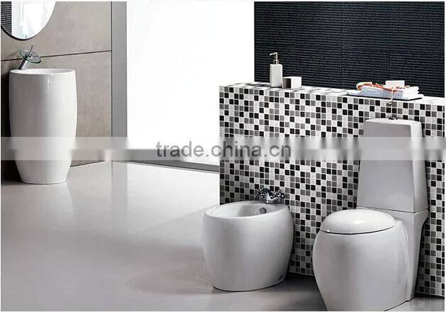 Cheap Black, White and Grey crystal glass mosaic tile with good quality