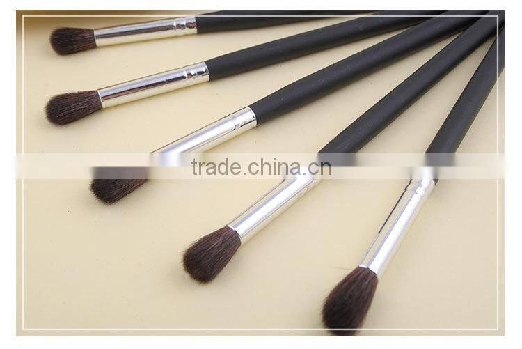 Long wooden handle eye shadow brush blooming brush 1pc