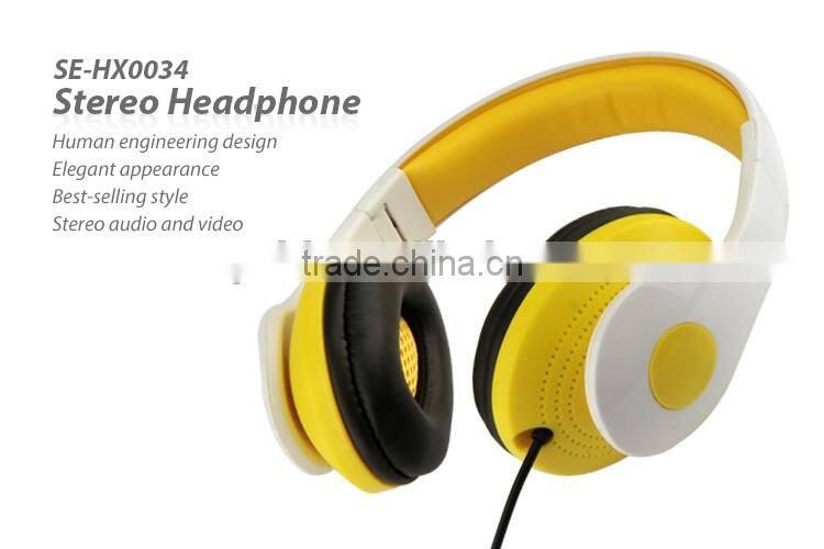Noise reduction headset for travel, special for by train and by plane