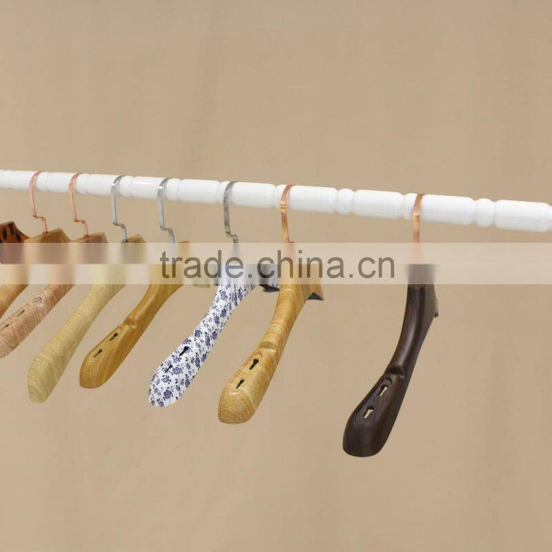 QD-F154 Elegant metal floor standing clothes exhibition display rack