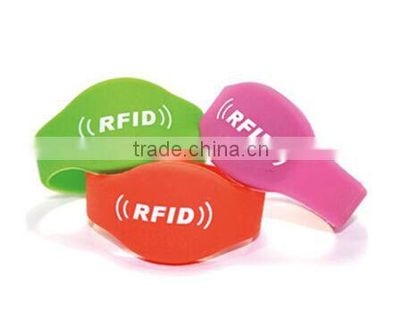 Factory price colorful silicone rfid bracelet/rfid chip tag waterproof custom wristband