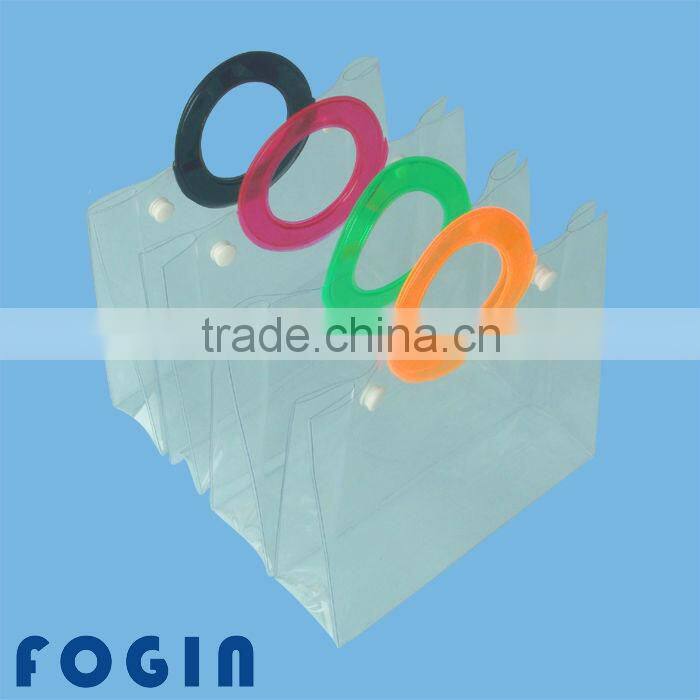 Beauty pvc kit bag with handle and zipper closure for cosmetic packaging