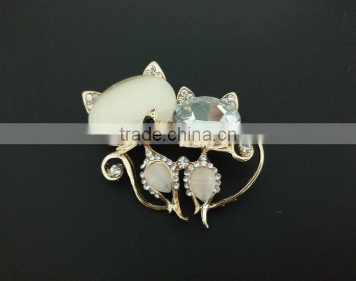 fox shape fashion costume bridal crystal Design New Popular Pins Pearl Brooches Hijab Pins Scarf Pins Female Pashmina Brooches
