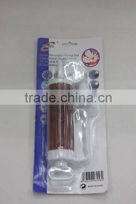 16 IN 1 DELUXE CRYSTAL CAKE DECORATOR SET