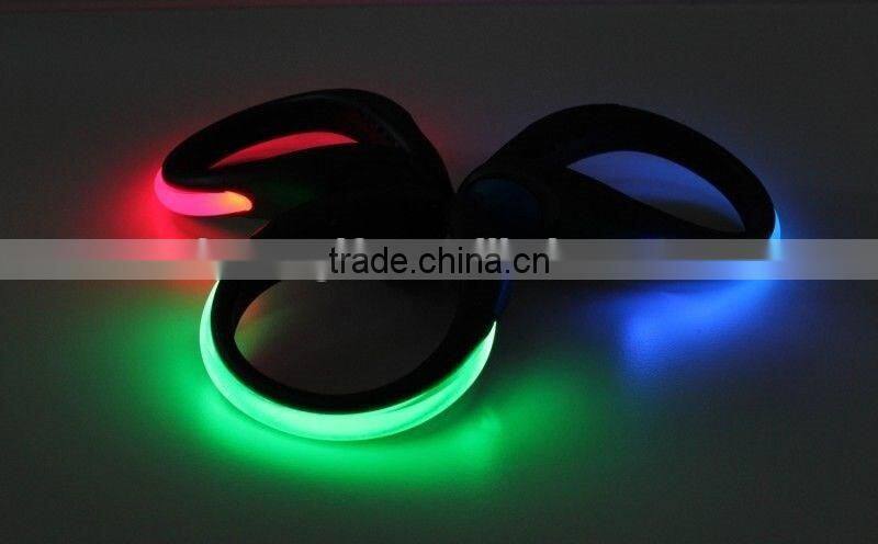 2015 New design flashing SHOE HOLDER fit for outdoor sports products running riding light in the night