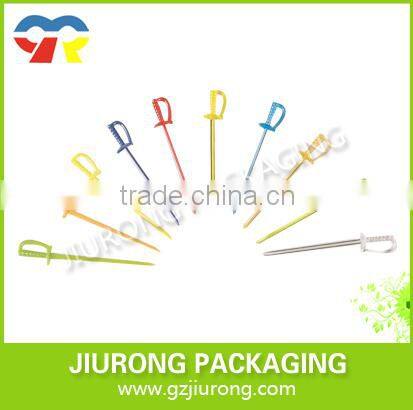 Disposable cocktail stirrer with different colors and shape plastic cutter and fork