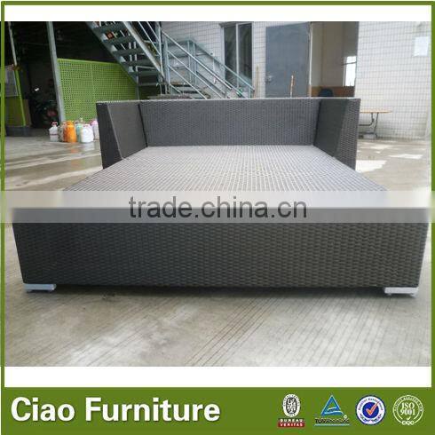 Budget outdoor patio daybed