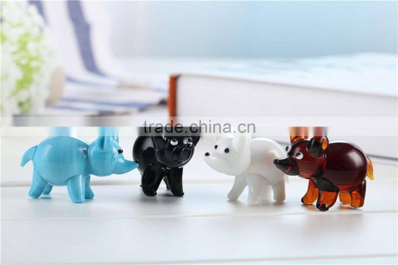 Colored glass pig handicrafts for household decoration or gifts
