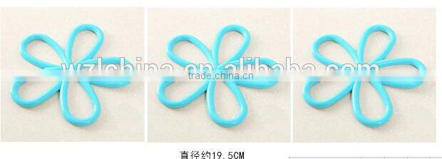 wholesale high quality plum-shaped anti-slip mat hot pot table PVC insulated soft pvc coaster