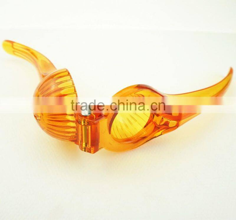 41027 Lemon and Lime Juice Squeezer