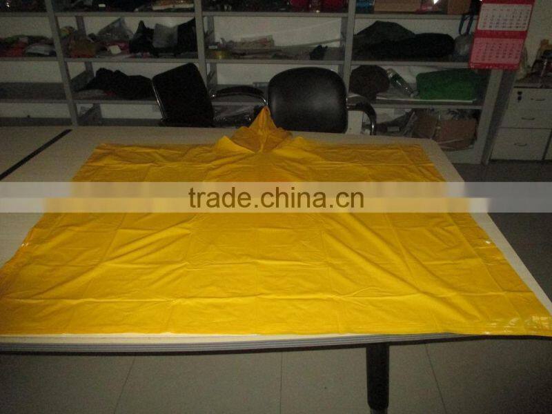 PVC PONCHO WITH REFLECTIVE TAPE ON SHOULDER