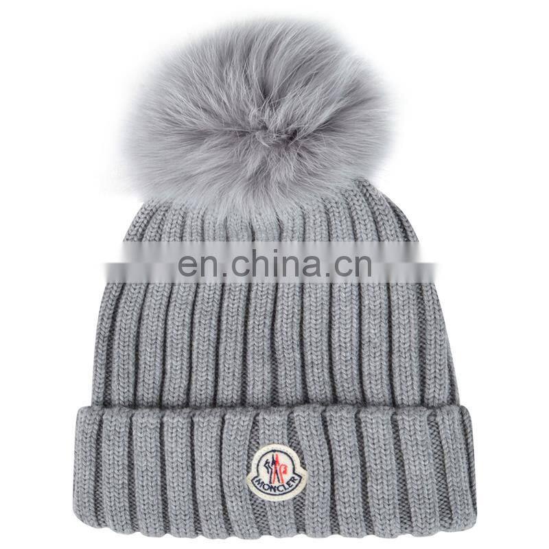 high quality grey knit acryl beanie hat 100% polyester fleece cap woven label