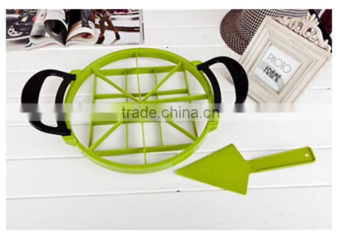 Fully furnished plastic pizza cutter