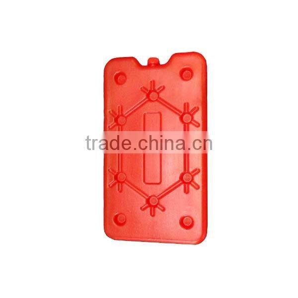 Reusable plastic ice pack for beer