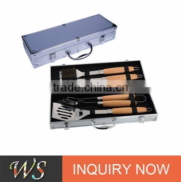 Famous hot selling 2017 trending products wooden handle bbq tool set