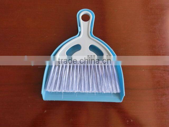 plastic dust brush for table